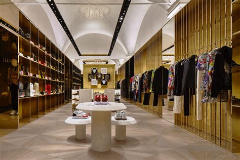 Versace opens the new boutique in Florence 